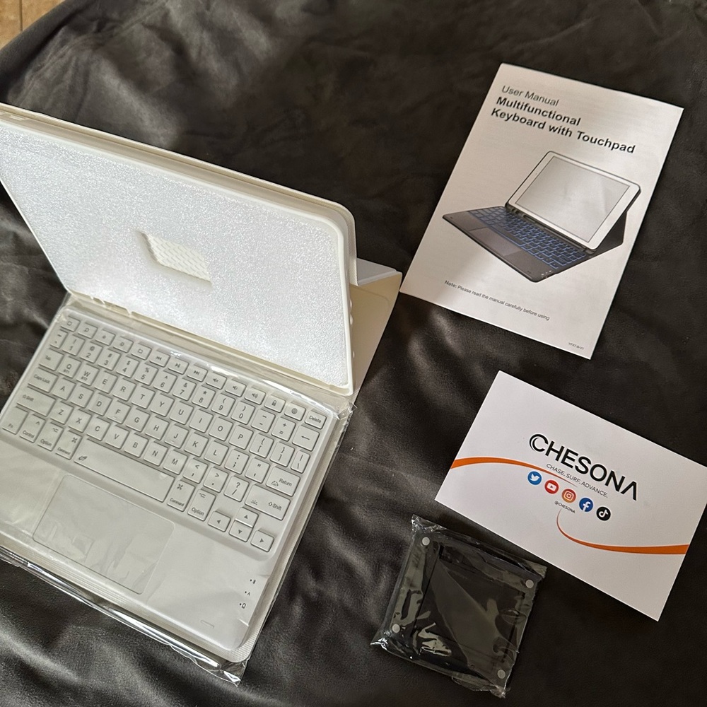 Chesona wireless Keyboard (Bluetooth) for iPad